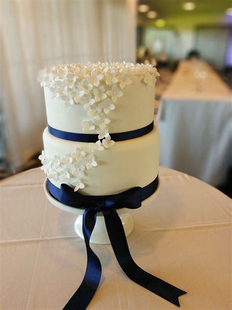 elegant navy blue wedding cake